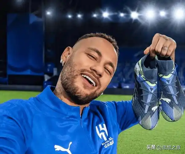 展现了无与